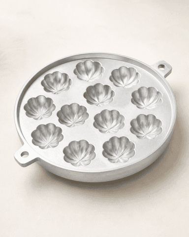 Acuan kuih aluminium